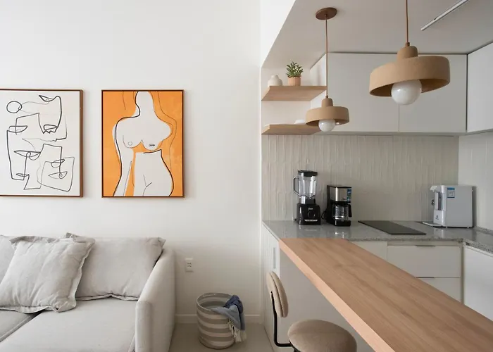 New Studio One Block From Copacabana Beach & Ipanema! Rio de Janeiro